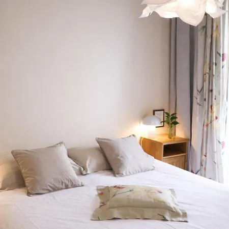 Hotel *