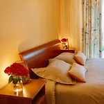 Hotel Apartment *